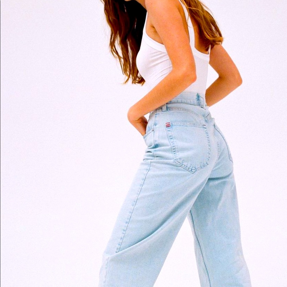 BDG high-waisted baggy jean- bleach light wash